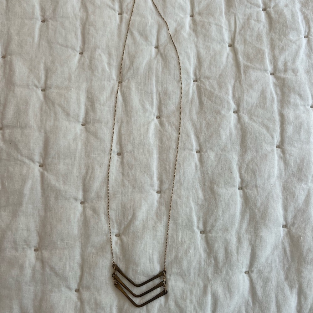 Elegant Gold Chevron Necklace